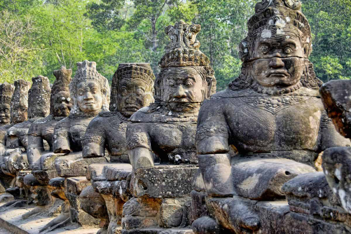 Angkor Thom Giant Statues, Siem Reap